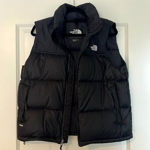 Gently used North Face Women’s large vest goose down 700 full zip